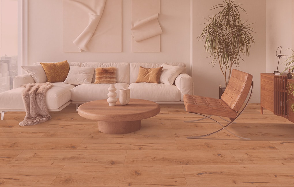 Elegantes Wohnzimmer mit hellem Parkettboden