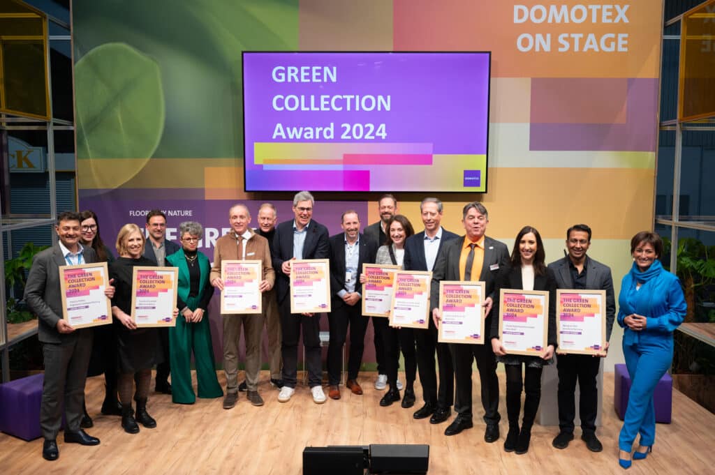 Preisverleihung mit Team und Urkunden bei der Green Collection Award 2024
