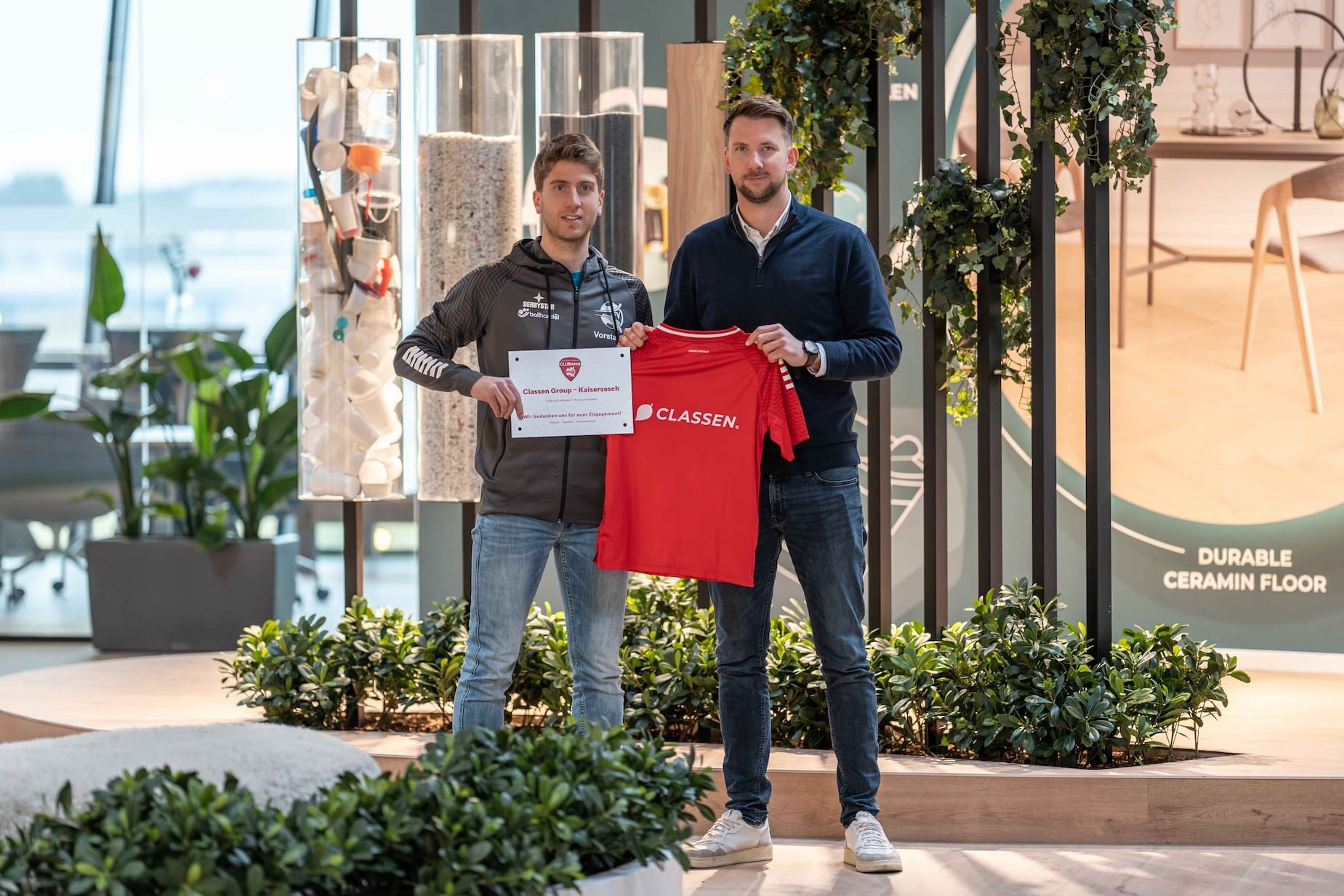 Przekazanie koszulek do jvf Schieferland